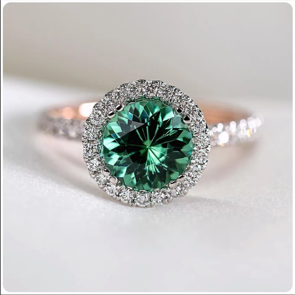 New Women’s Rose Gold Plated Crystal Ring - Picture 2 of 5